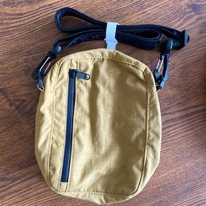 BAGGU sport crossbody in dark khaki - new